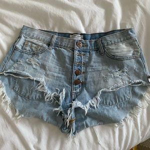 COPY - One Teaspoon Roller shorts light wash